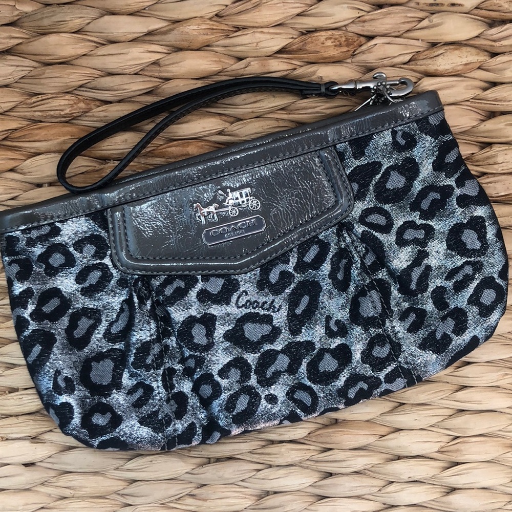 Vintage 2000s Coach Amanda wristlet leopard